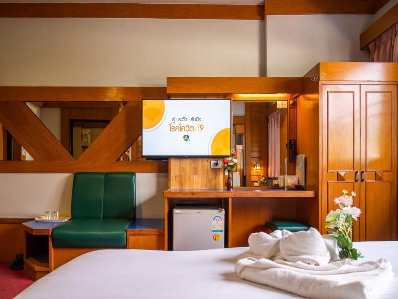 Siri Hotel Накхонратчасіма Екстер'єр фото