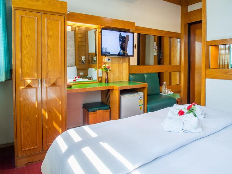 Siri Hotel Накхонратчасіма Екстер'єр фото