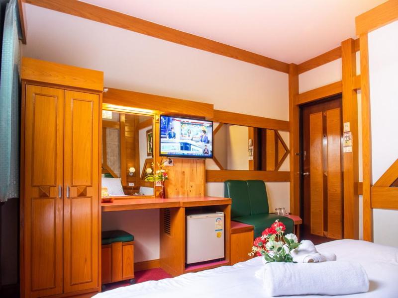Siri Hotel Накхонратчасіма Екстер'єр фото