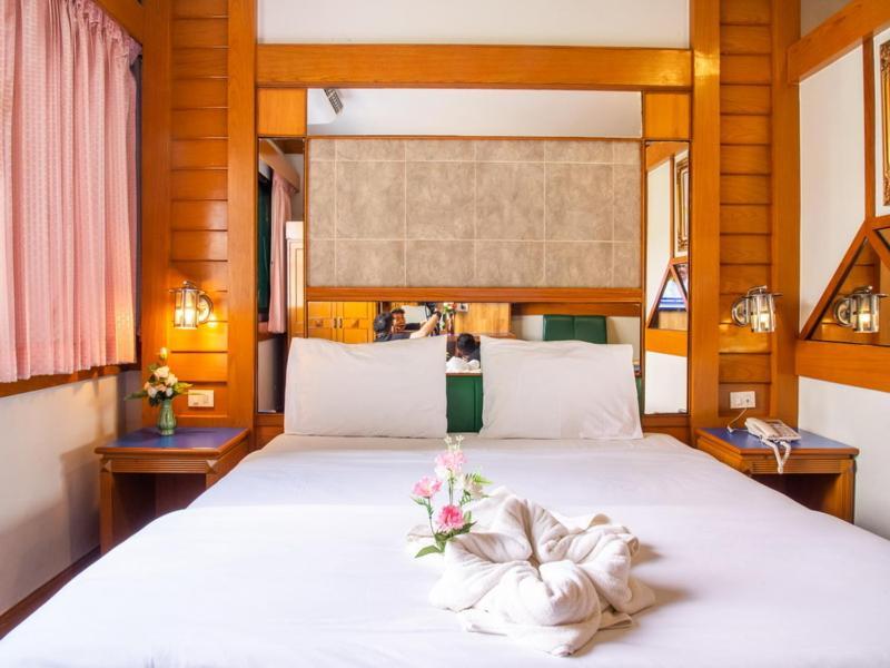 Siri Hotel Накхонратчасіма Екстер'єр фото
