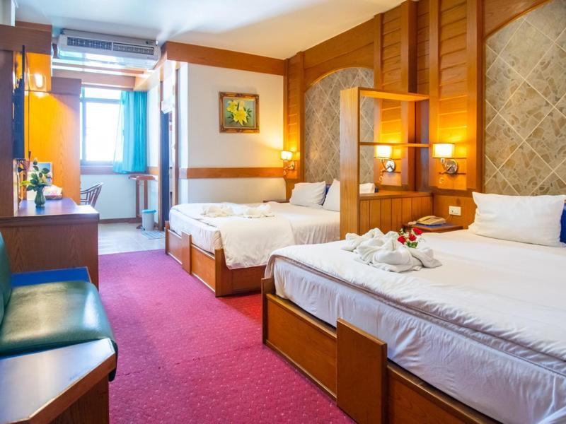 Siri Hotel Накхонратчасіма Екстер'єр фото