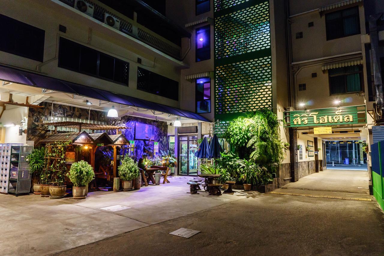 Siri Hotel Накхонратчасіма Екстер'єр фото