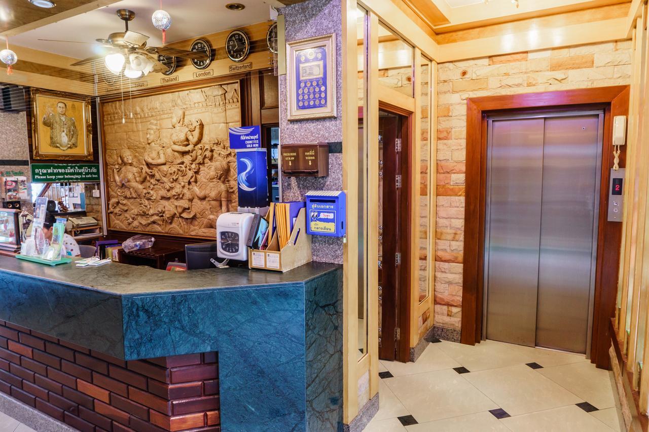 Siri Hotel Накхонратчасіма Екстер'єр фото