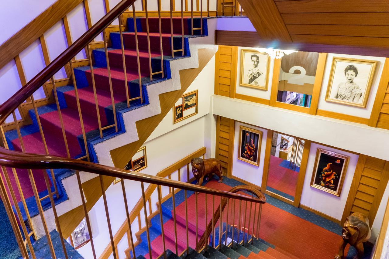 Siri Hotel Накхонратчасіма Екстер'єр фото