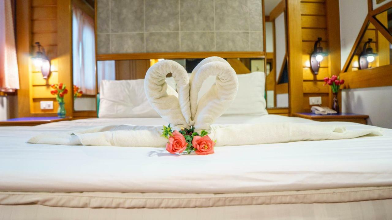 Siri Hotel Накхонратчасіма Екстер'єр фото