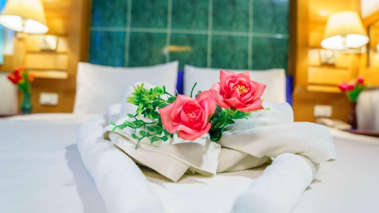Siri Hotel Накхонратчасіма Екстер'єр фото