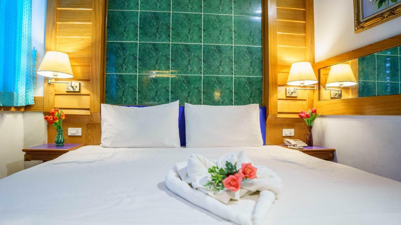 Siri Hotel Накхонратчасіма Екстер'єр фото